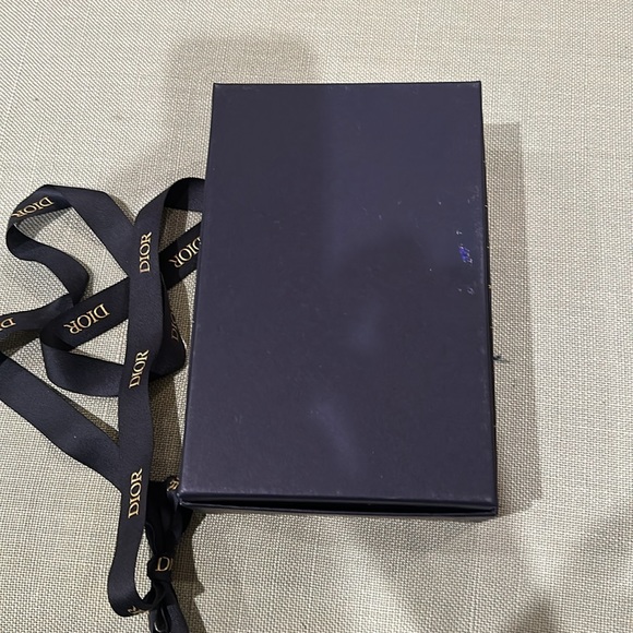Dior Box gold and navy with Dior ribbon and Dior tissue. - Picture 4 of 8